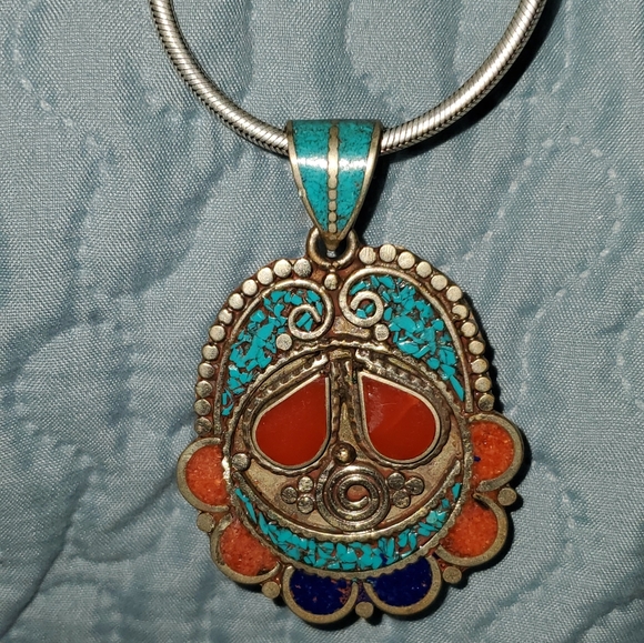 Tibetan Silver Pendant on a Snake Chain - Picture 4 of 6